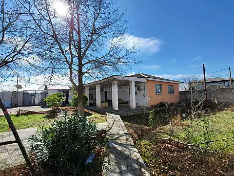 Satılır 5 otaqlı həyət evi 200 m²