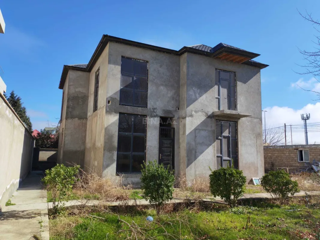 Satılır 5 otaqlı həyət evi 200 m²