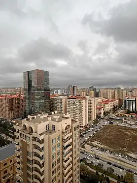 Satılır 2 otaqlı mənzil 76 m²