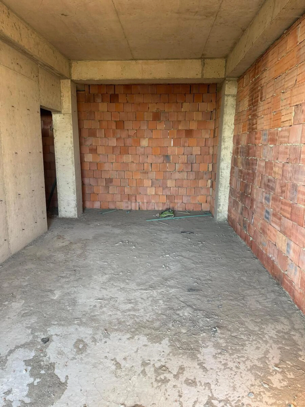 Satılır 2 otaqlı mənzil 76 m²