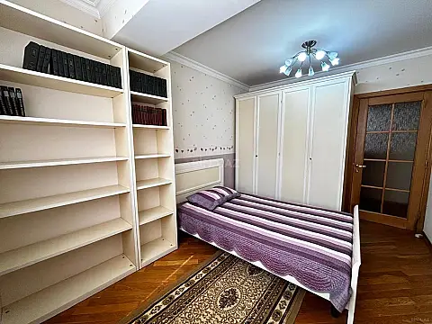 Kirayə verilir 4 otaqlı mənzil 110 m²