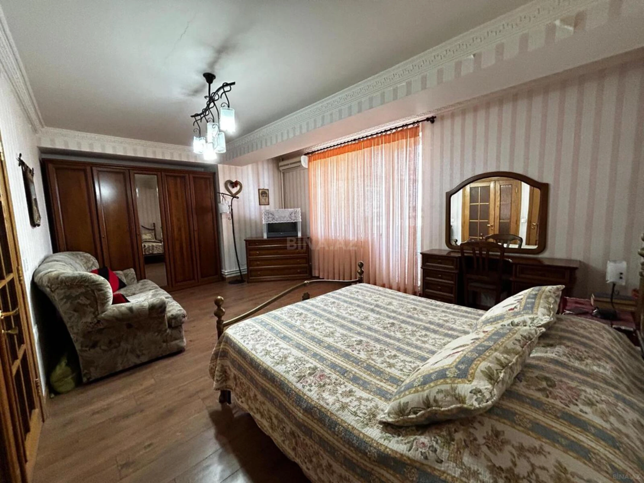 Kirayə verilir 4 otaqlı mənzil 110 m²