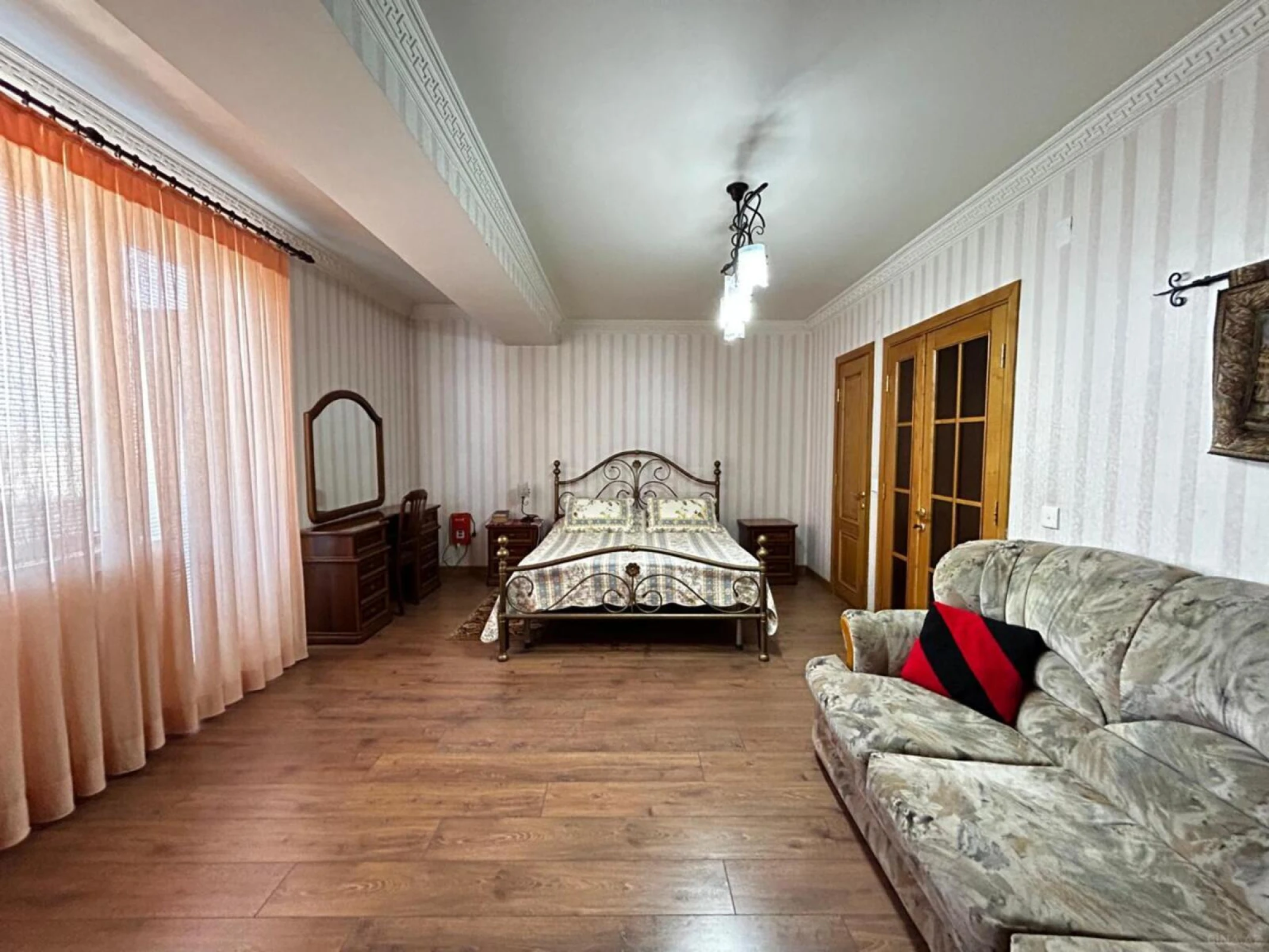 Kirayə verilir 4 otaqlı mənzil 110 m²