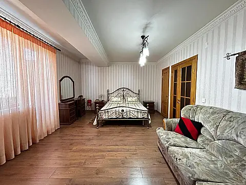 Kirayə verilir 4 otaqlı mənzil 110 m²