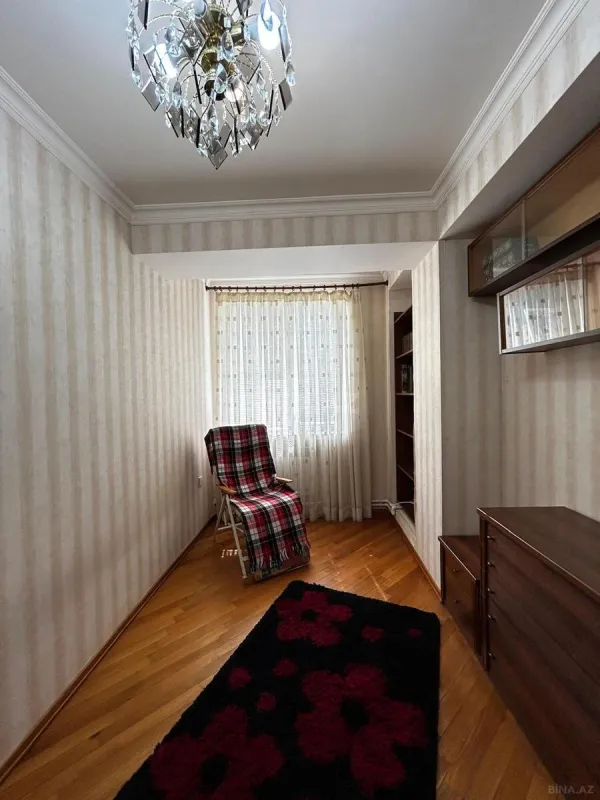 Kirayə verilir 4 otaqlı mənzil 110 m²