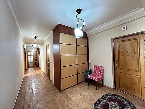 Kirayə verilir 4 otaqlı mənzil 110 m²