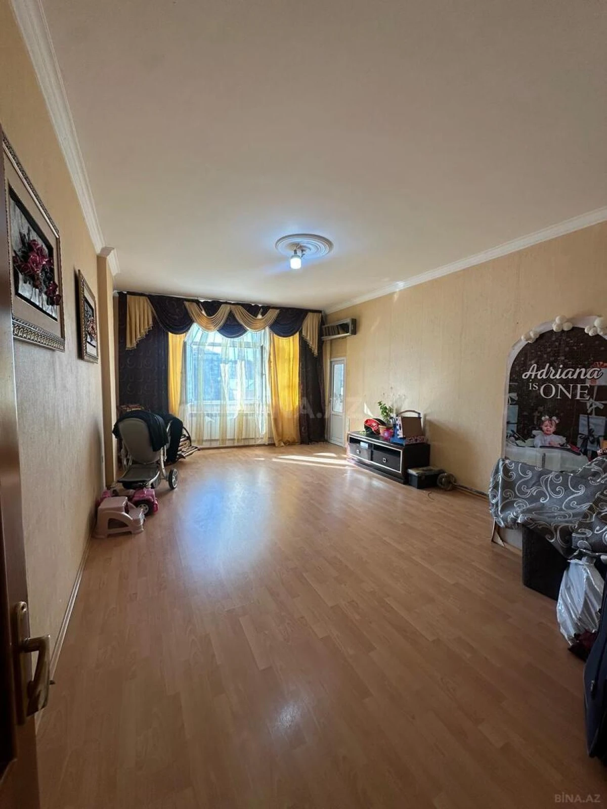 Satılır 3 otaqlı mənzil 145 m²