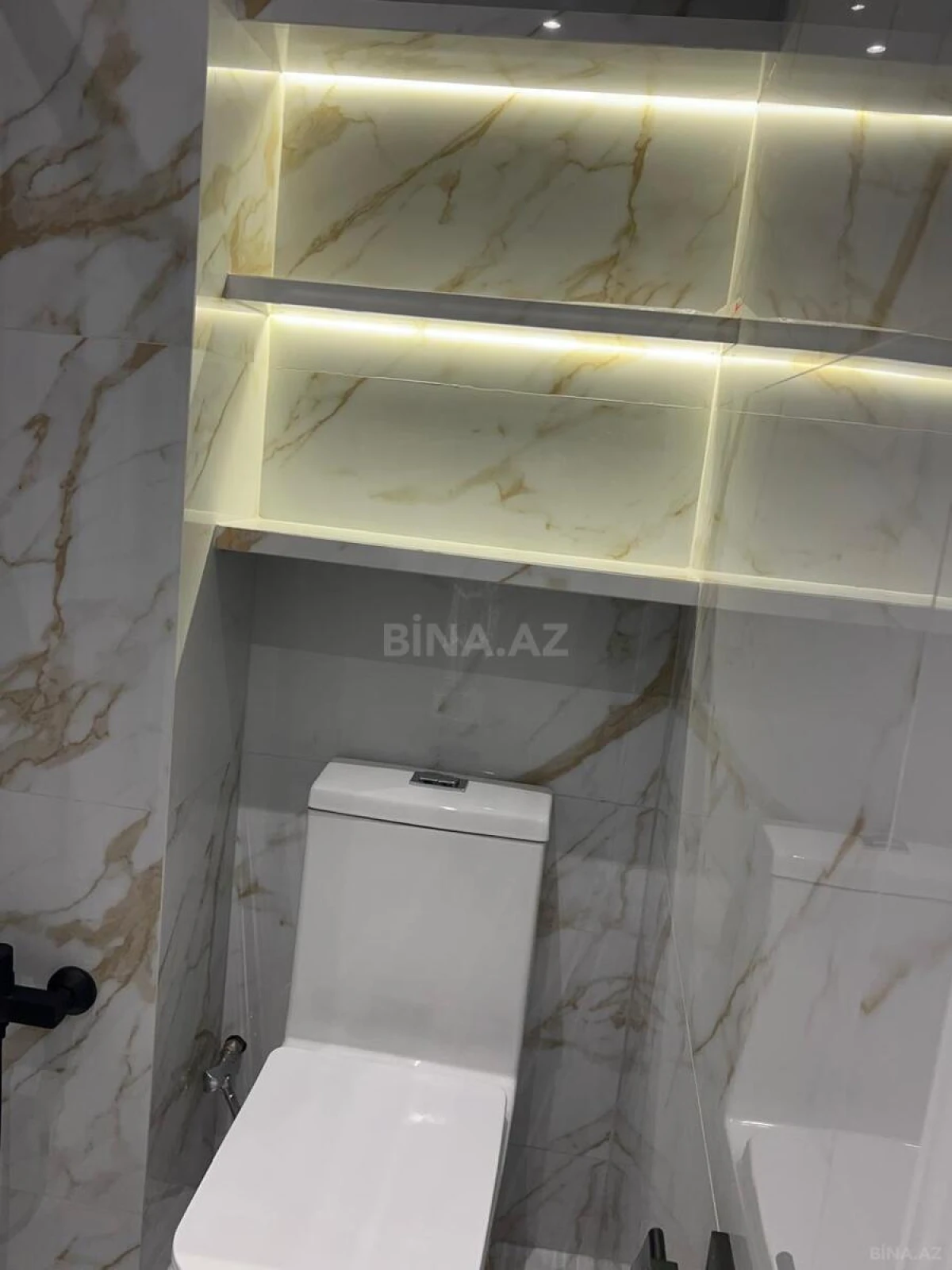 Satılır 3 otaqlı mənzil 102 m²