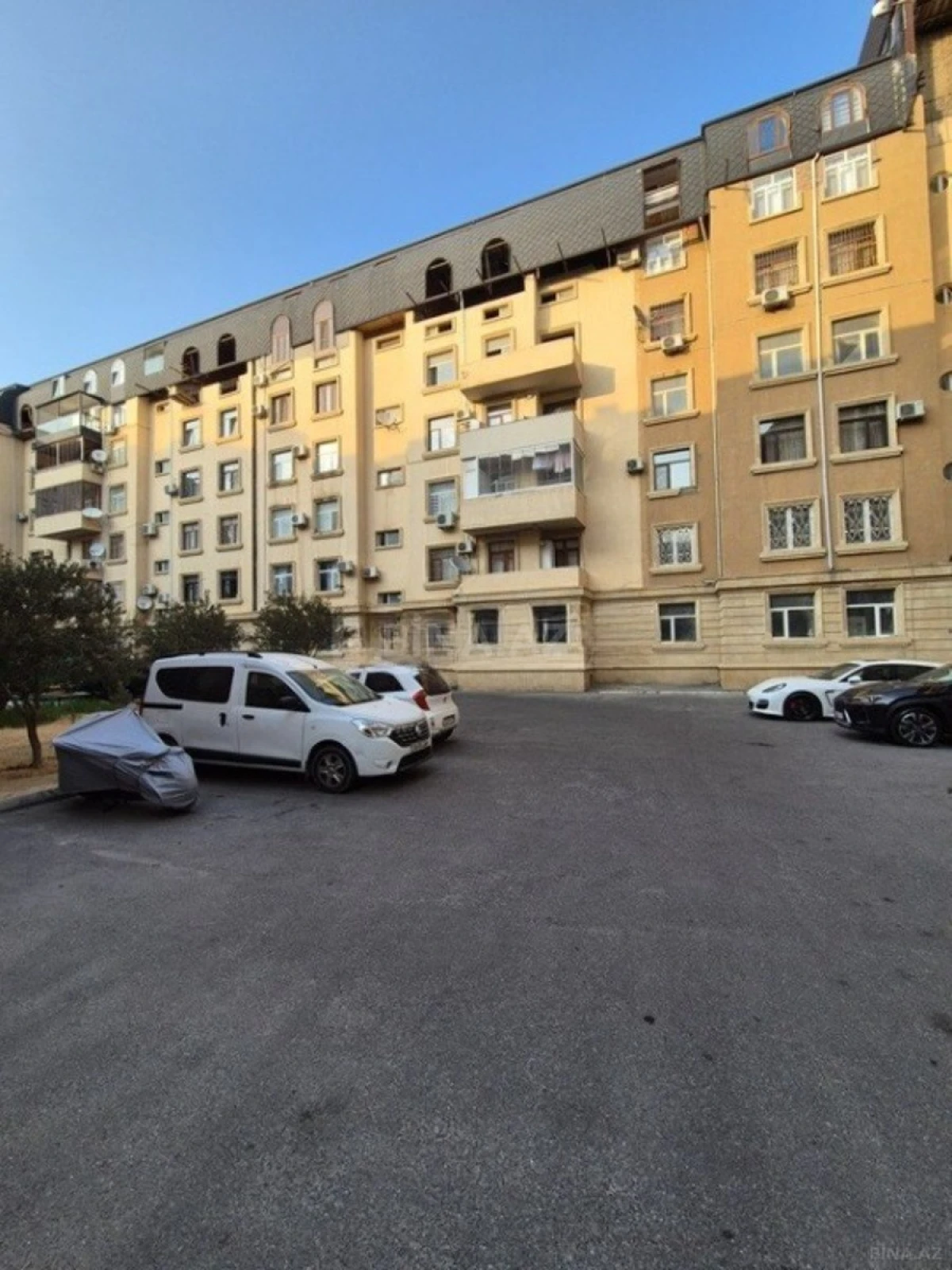 Satılır 3 otaqlı mənzil 102 m²