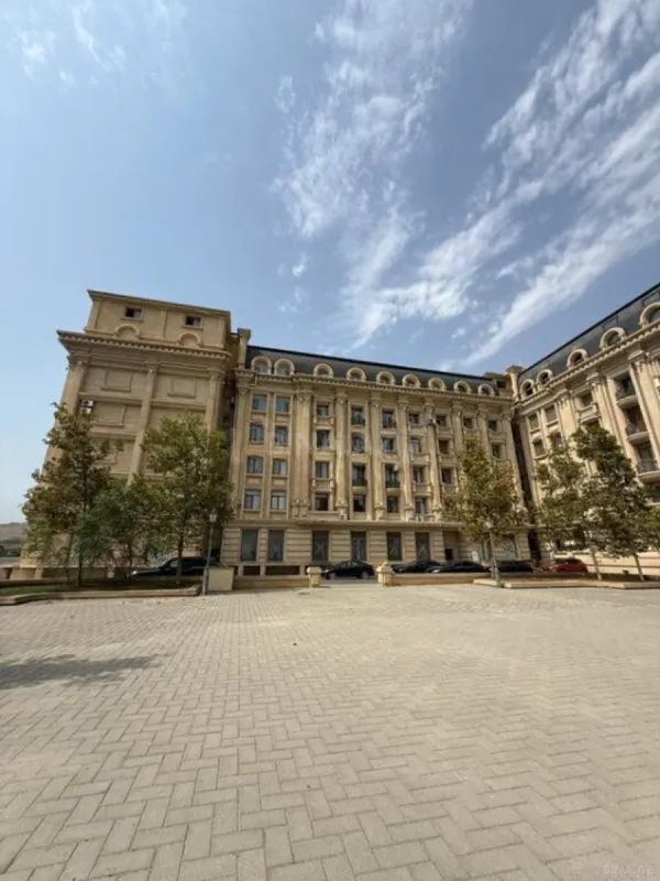 Satılır 3 otaqlı mənzil 102 m²