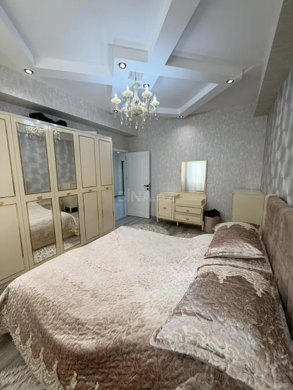 Satılır 2 otaqlı mənzil 91 m²