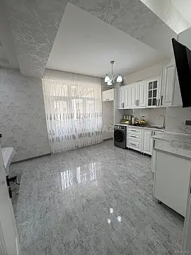 Satılır 2 otaqlı mənzil 91 m²