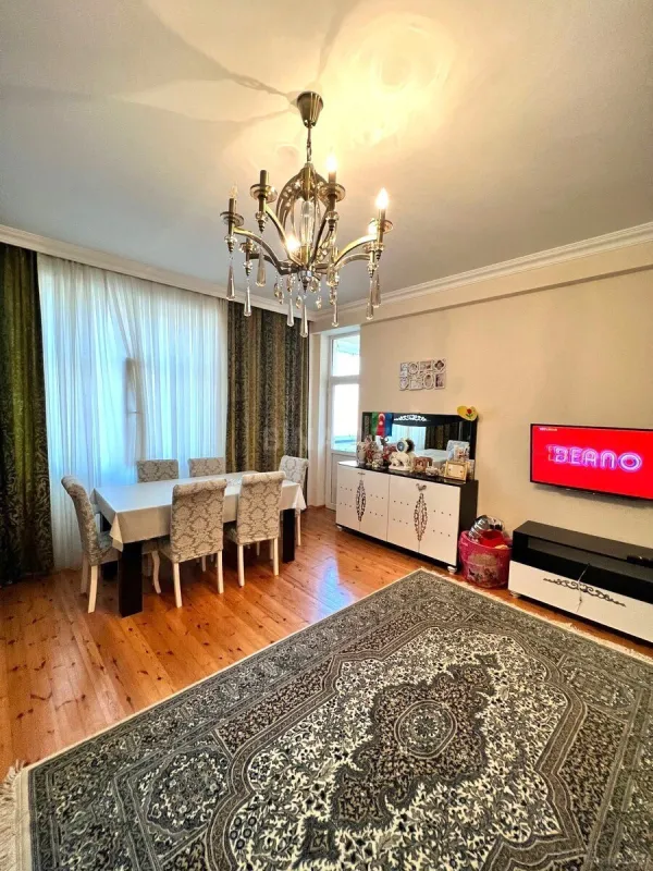 Satılır 2 otaqlı mənzil 95 m²