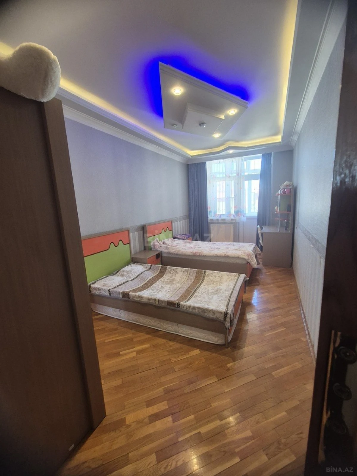 Kirayə verilir 3 otaqlı mənzil 130 m²