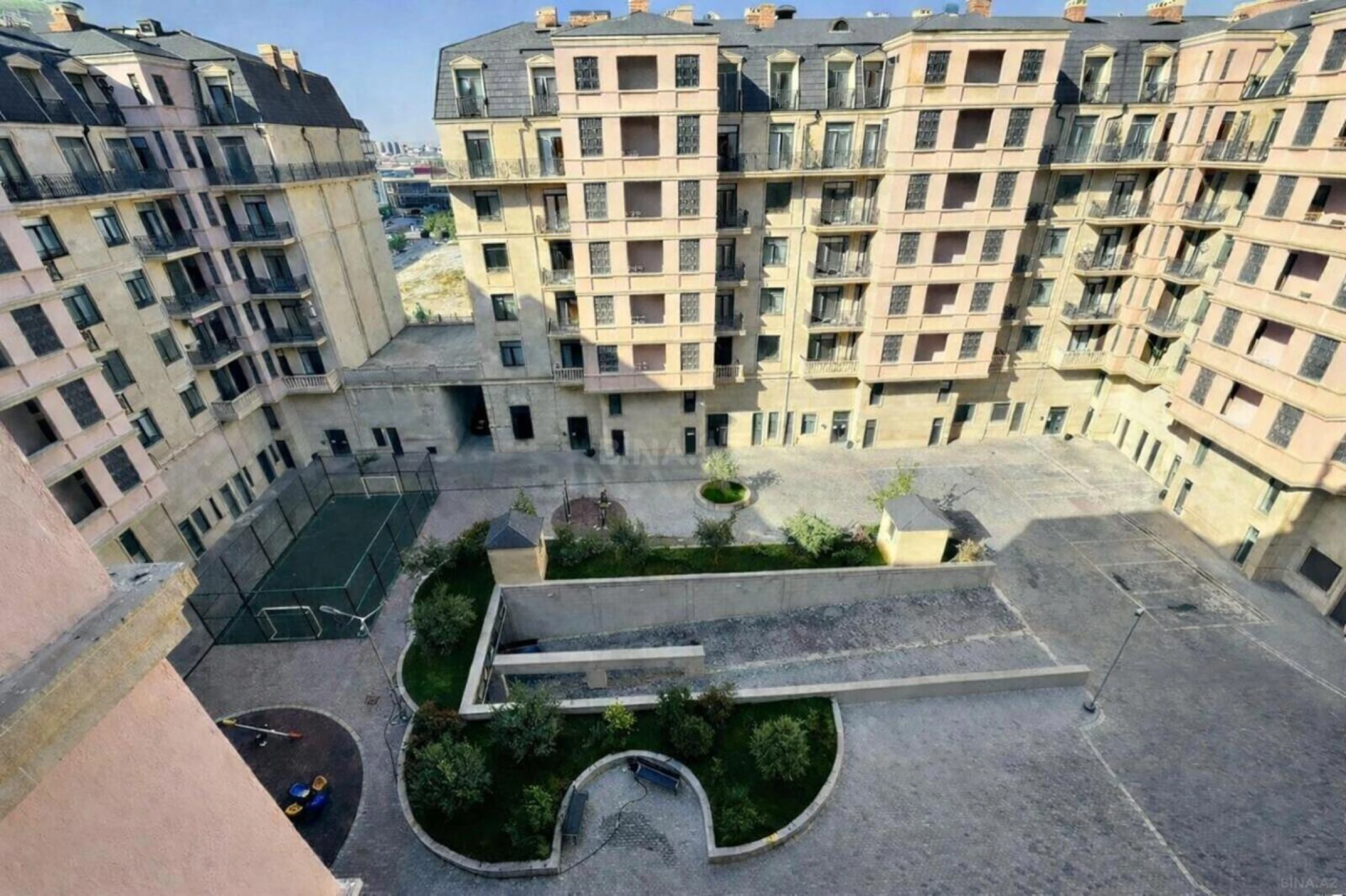 Kirayə verilir 2 otaqlı mənzil 92 m²