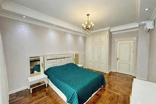 Kirayə verilir 2 otaqlı mənzil 92 m²