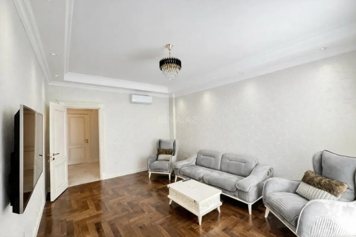 Kirayə verilir 2 otaqlı mənzil 92 m²