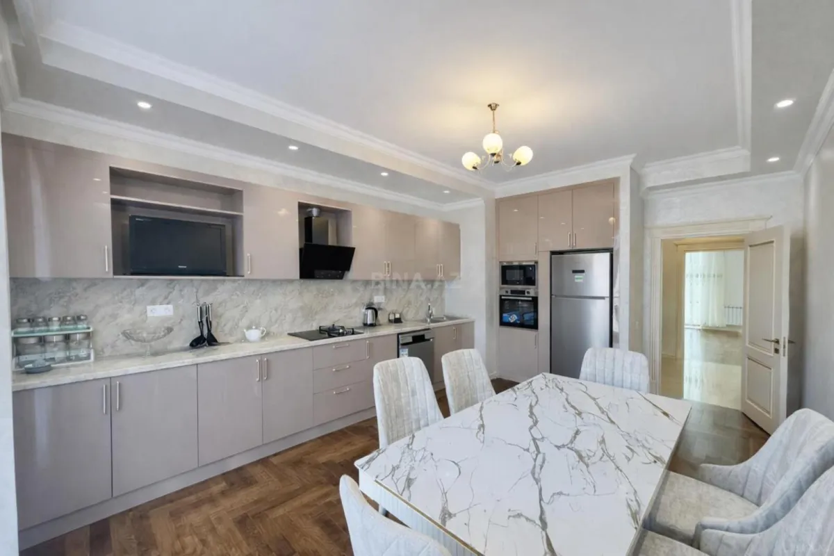 Kirayə verilir 2 otaqlı mənzil 92 m²