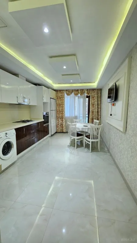 Kirayə verilir 3 otaqlı mənzil 180 m²