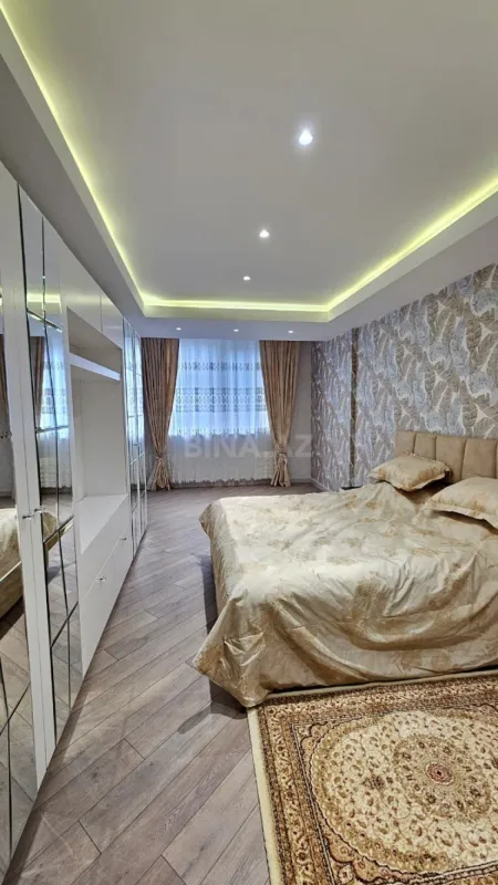 Kirayə verilir 3 otaqlı mənzil 180 m²