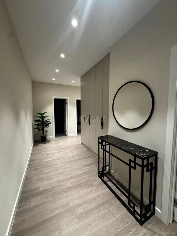 Kirayə verilir 2 otaqlı mənzil 92 m²