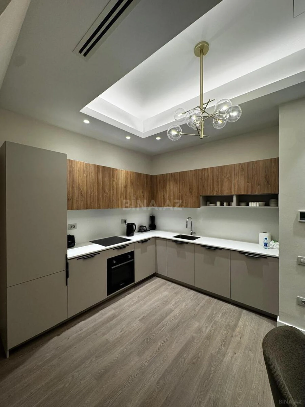 Kirayə verilir 2 otaqlı mənzil 92 m²