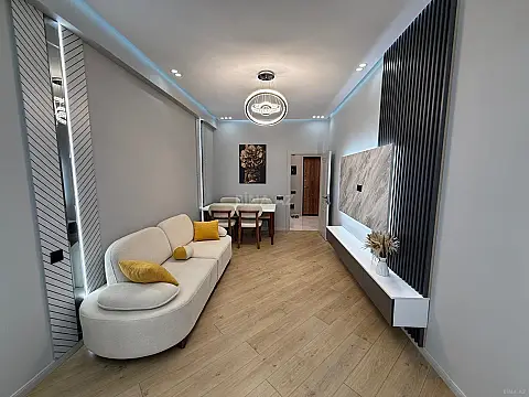 Satılır 2 otaqlı mənzil 57 m²