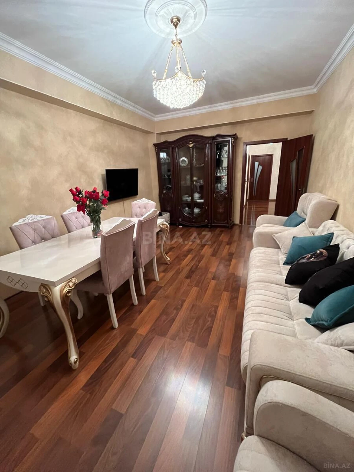 Satılır 3 otaqlı mənzil 130 m²