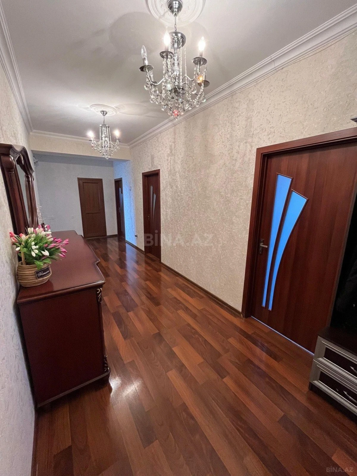 Satılır 3 otaqlı mənzil 130 m²