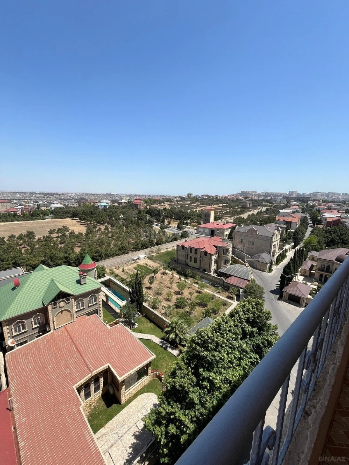 Satılır 3 otaqlı mənzil 130 m²