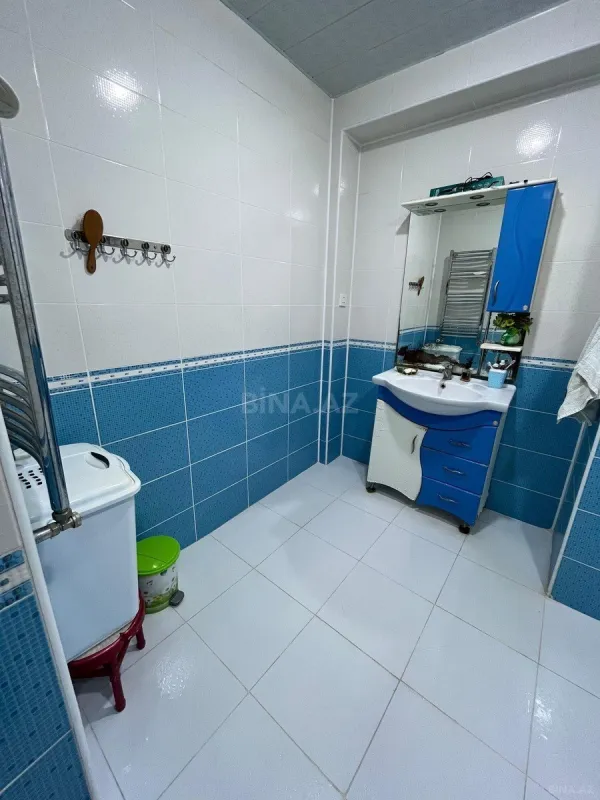 Satılır 3 otaqlı mənzil 130 m²