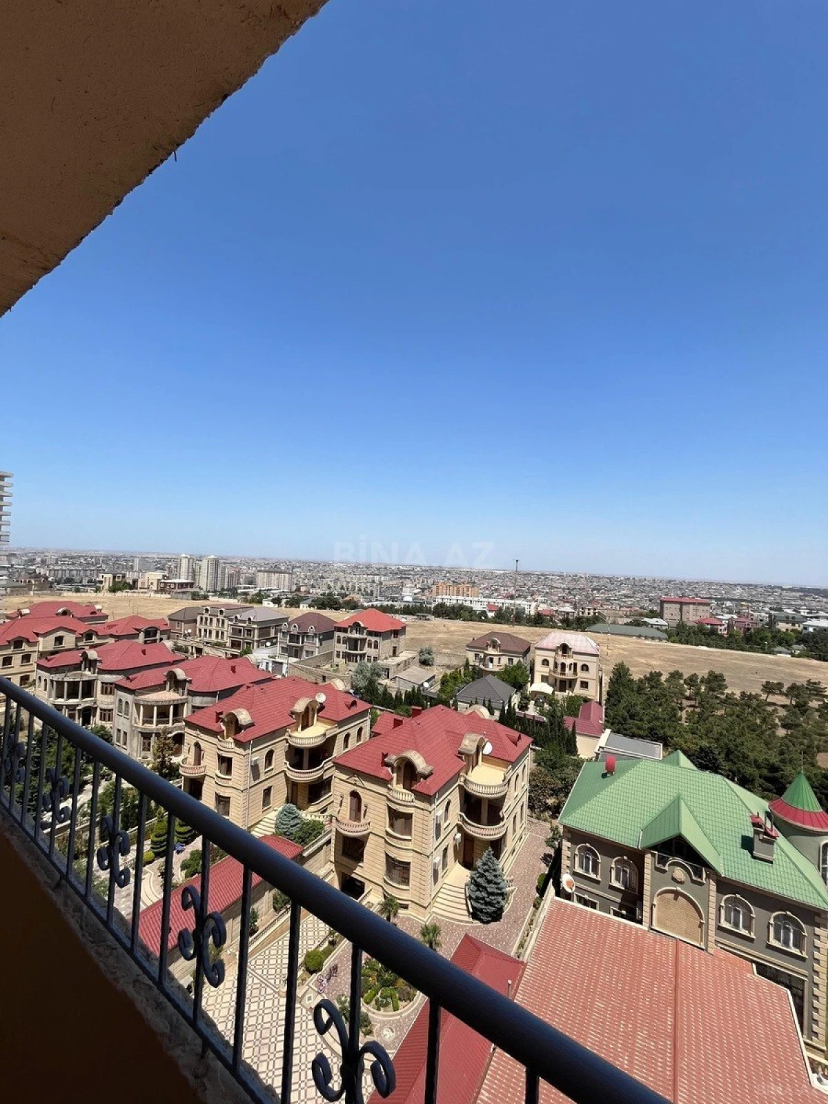 Satılır 3 otaqlı mənzil 130 m²