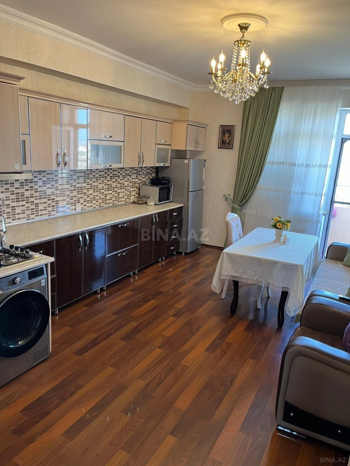 Satılır 3 otaqlı mənzil 130 m²