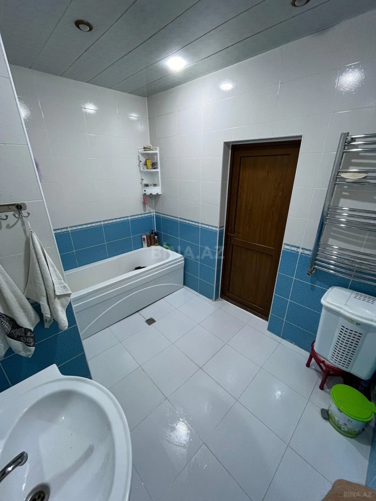 Satılır 3 otaqlı mənzil 130 m²