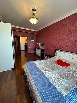Satılır 3 otaqlı mənzil 130 m²