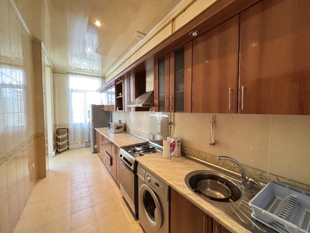 Kirayə verilir 2 otaqlı mənzil 80 m²