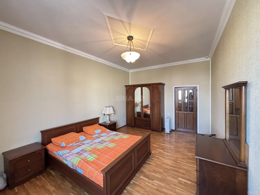 Kirayə verilir 2 otaqlı mənzil 80 m²