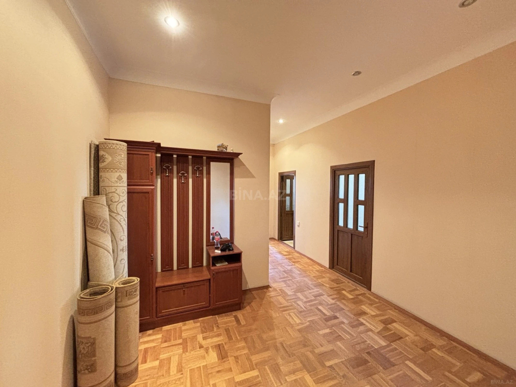 Kirayə verilir 2 otaqlı mənzil 80 m²