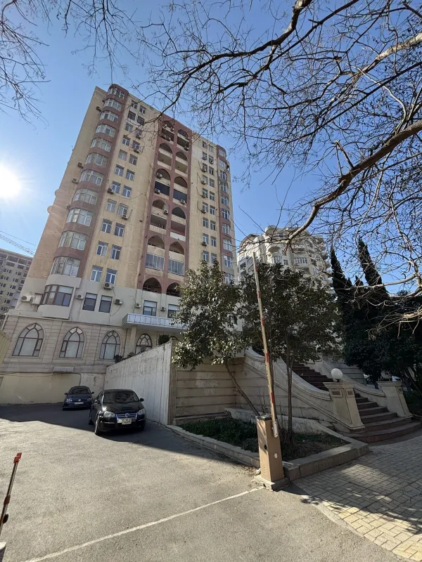 Kirayə verilir 2 otaqlı mənzil 80 m²