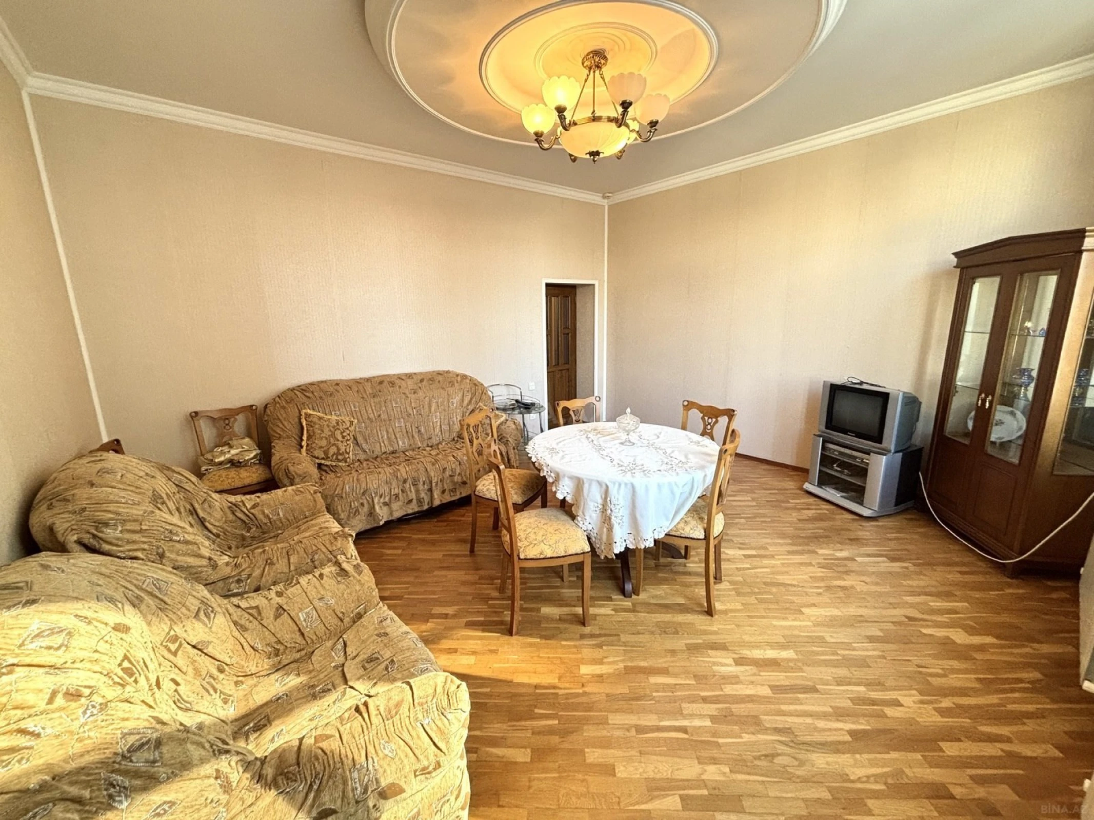 Kirayə verilir 2 otaqlı mənzil 80 m²