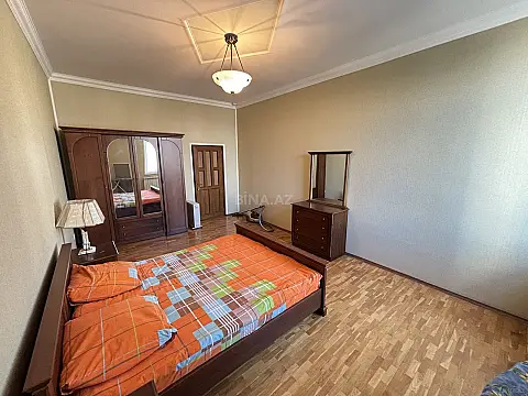 Kirayə verilir 2 otaqlı mənzil 80 m²