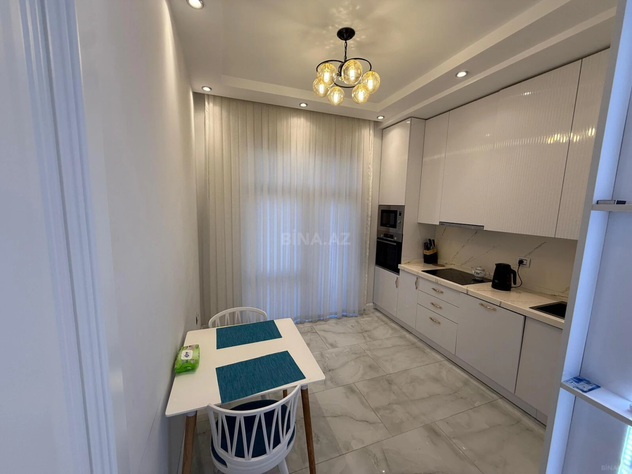 Kirayə verilir 3 otaqlı mənzil 120 m²