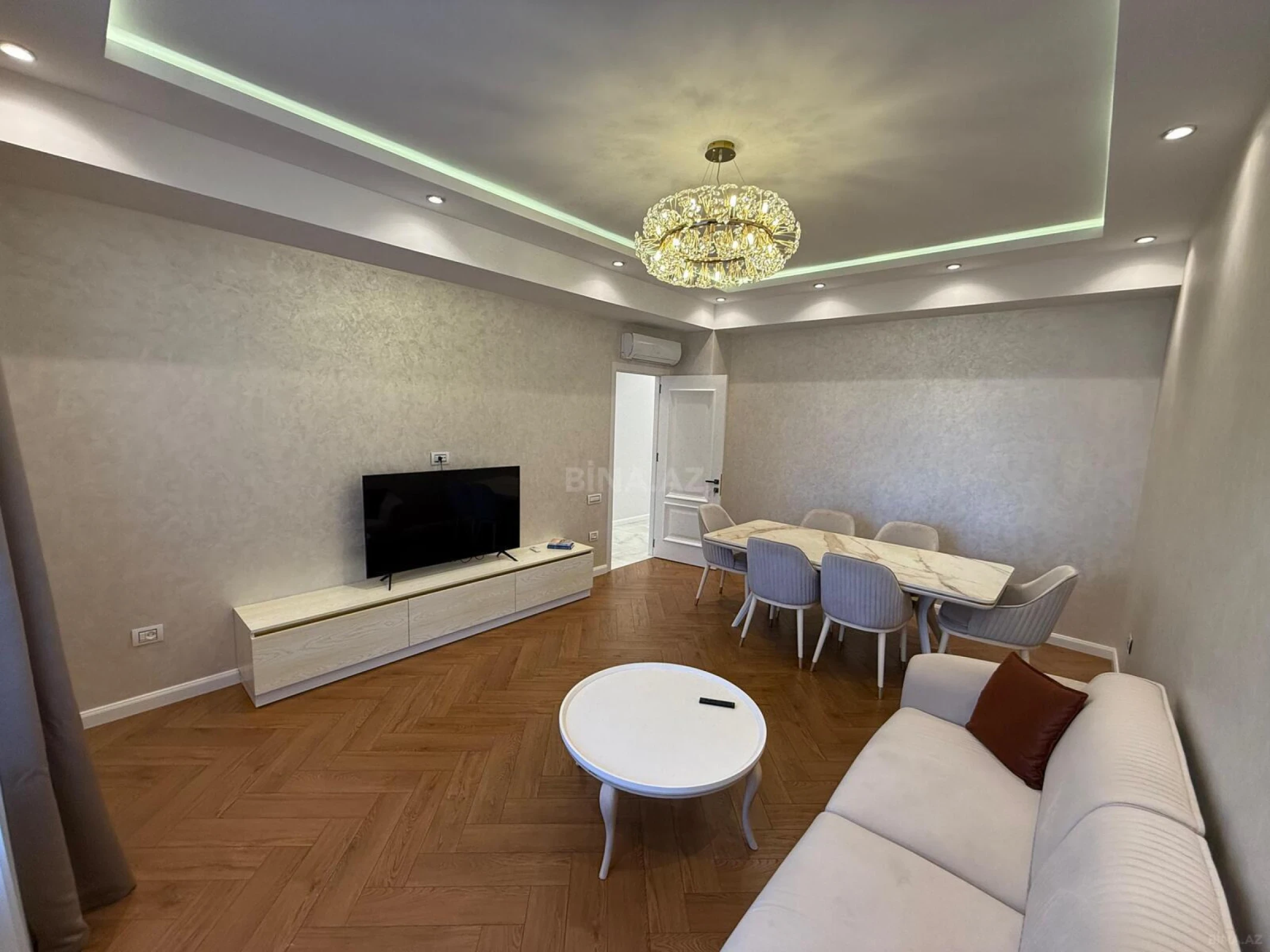 Kirayə verilir 3 otaqlı mənzil 120 m²