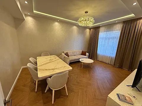 Kirayə verilir 3 otaqlı mənzil 120 m² — Bakı 3 otaq 120.00 m²