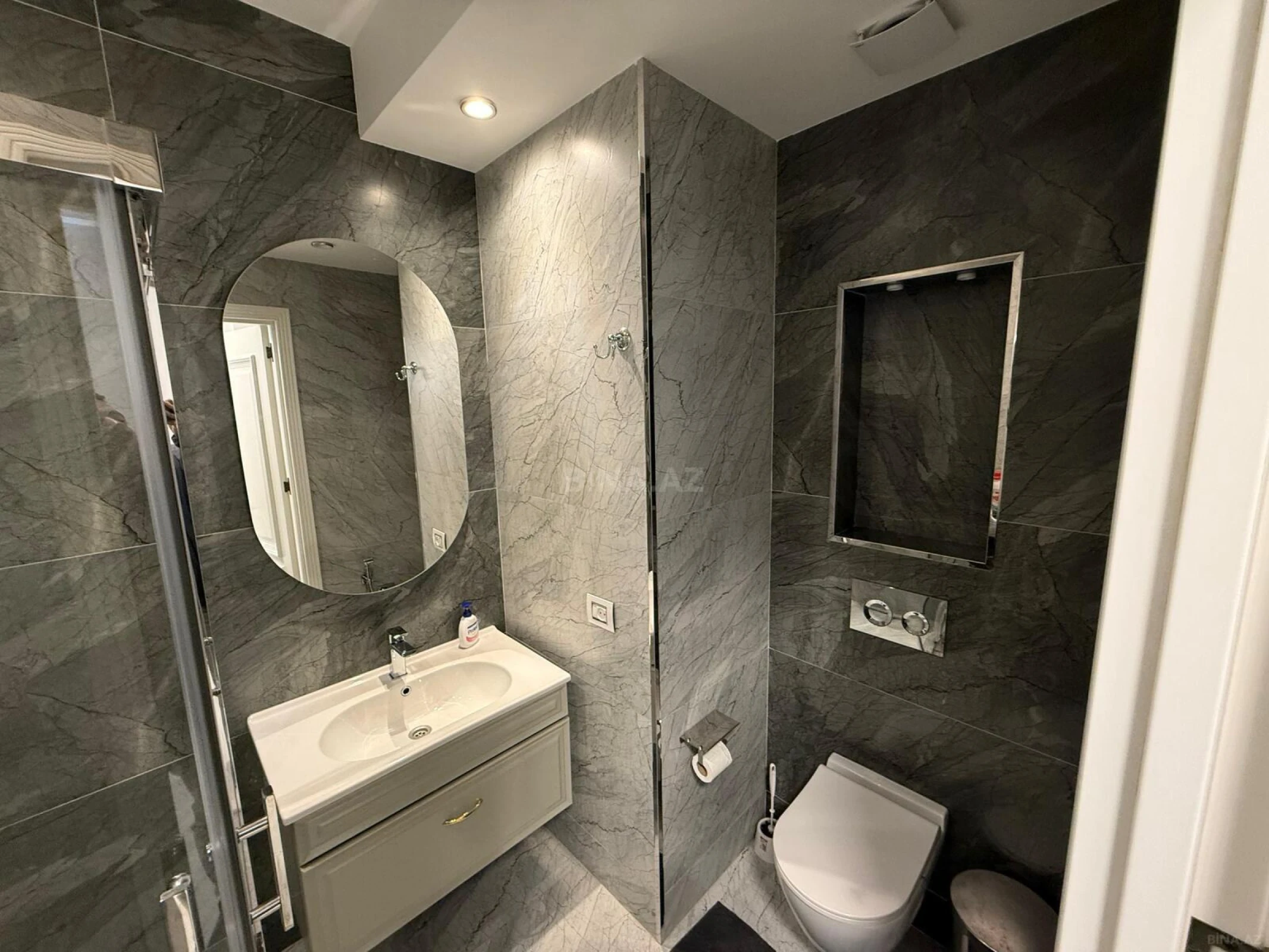 Kirayə verilir 3 otaqlı mənzil 120 m²