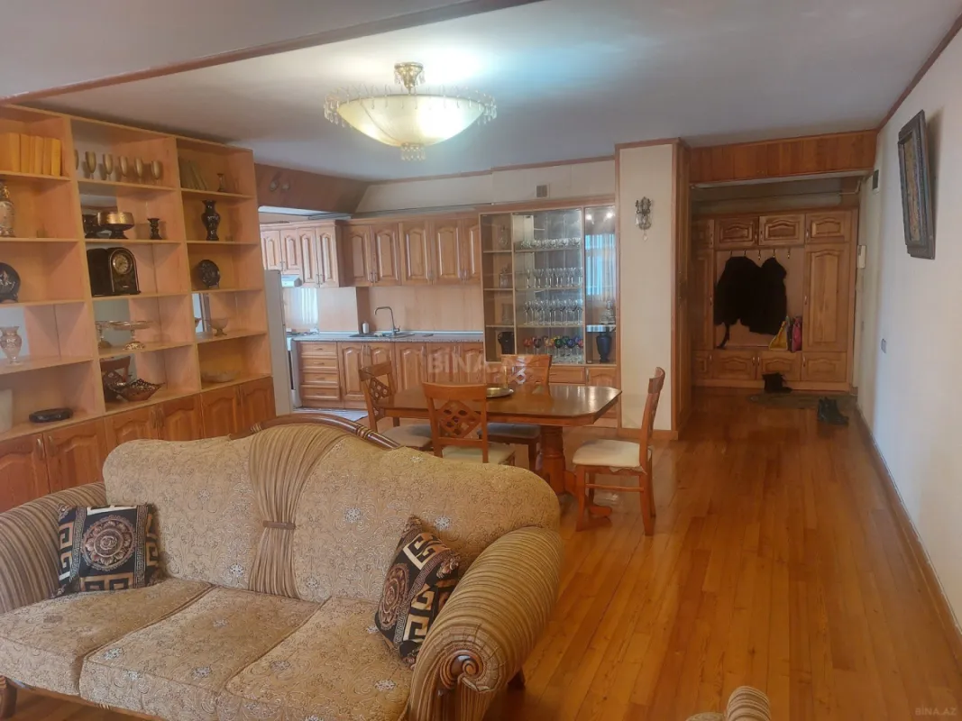 Satılır 3 otaqlı mənzil 75 m²