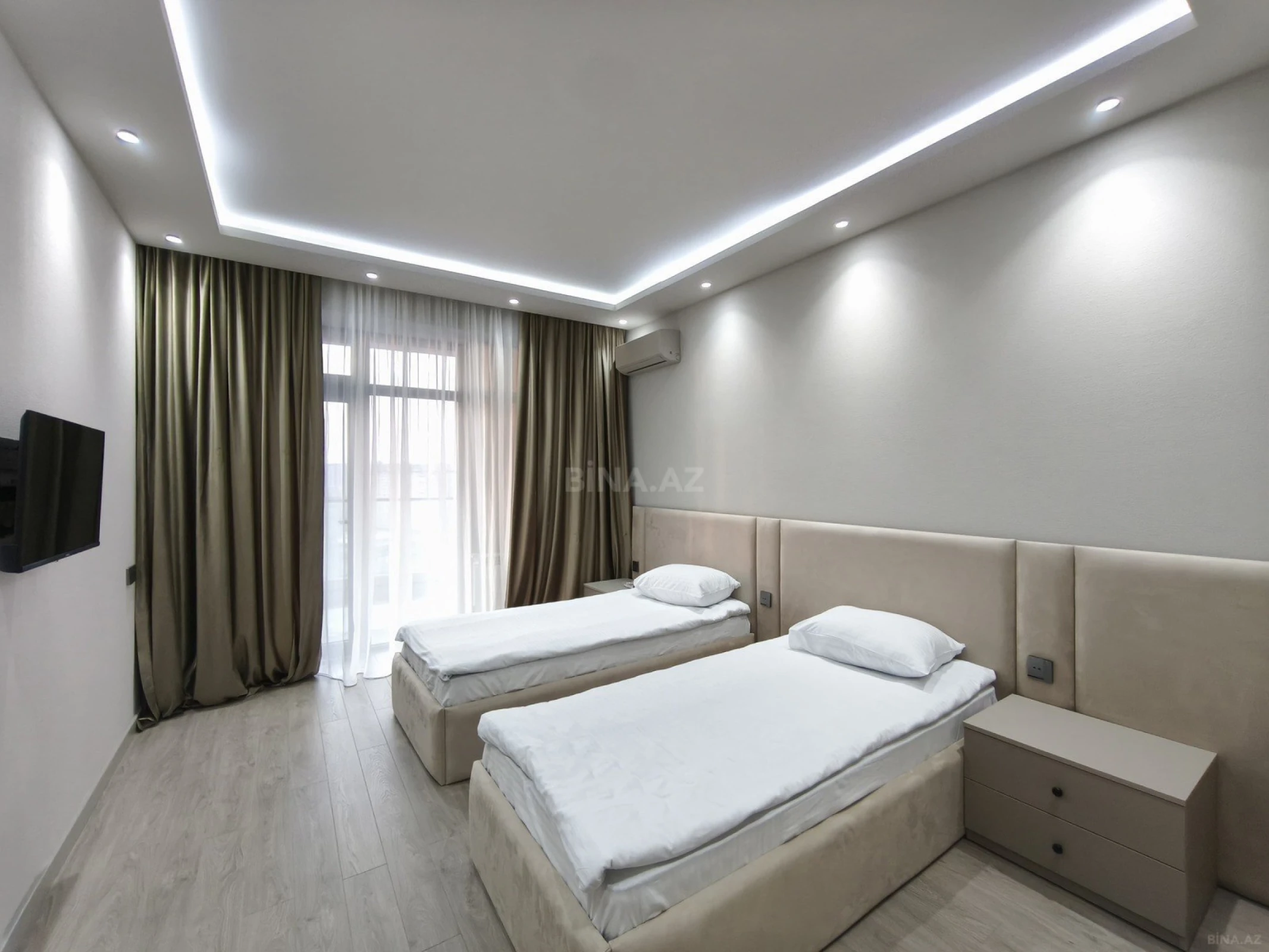 Satılır 3 otaqlı mənzil 148 m²