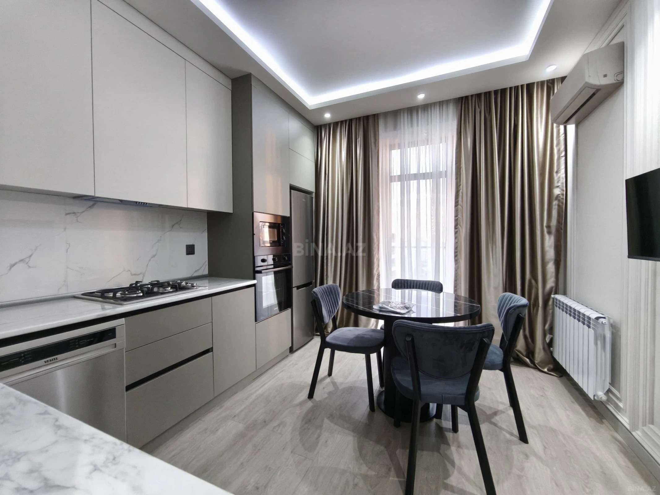 Satılır 3 otaqlı mənzil 148 m²