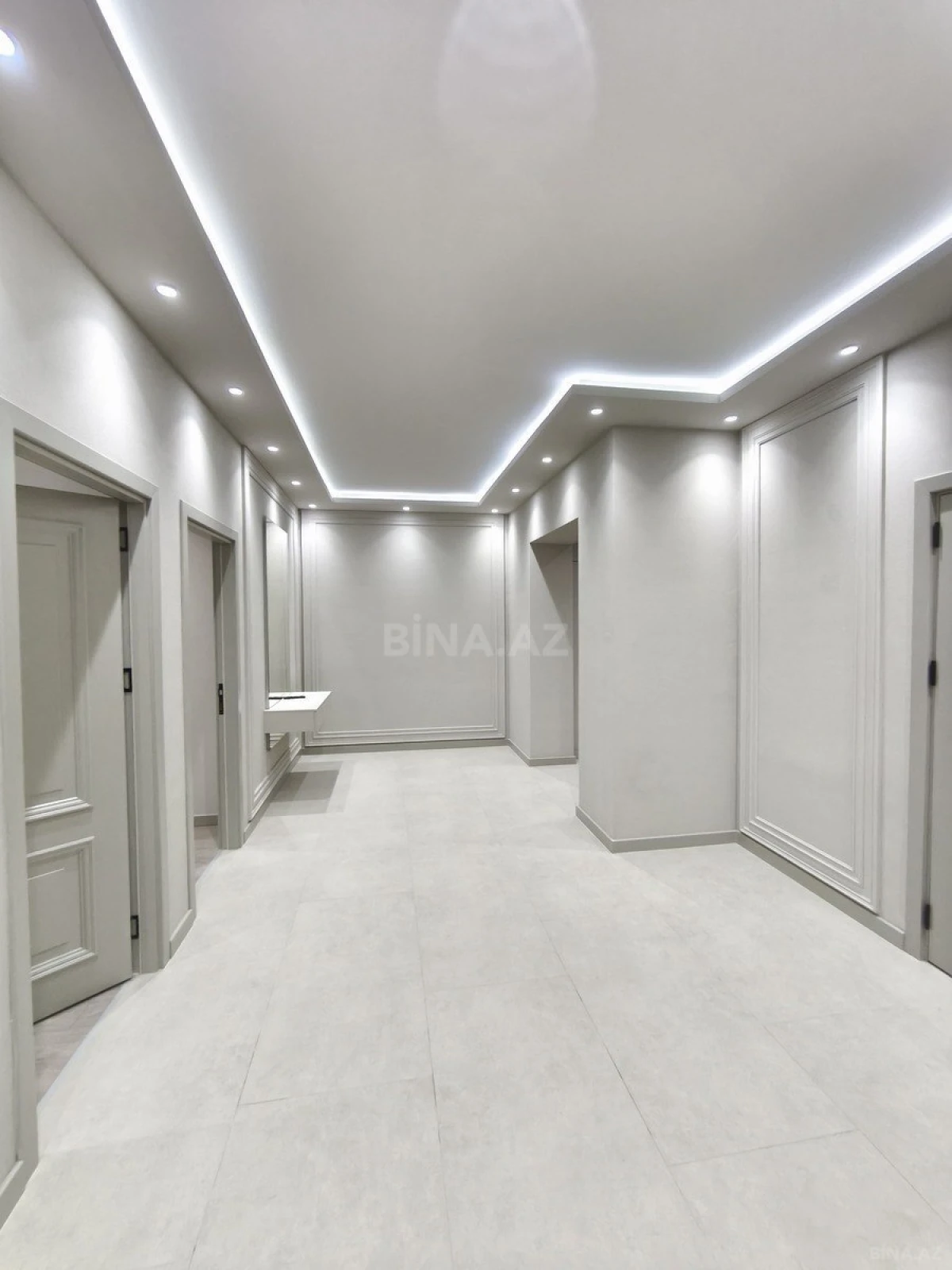 Satılır 3 otaqlı mənzil 148 m²