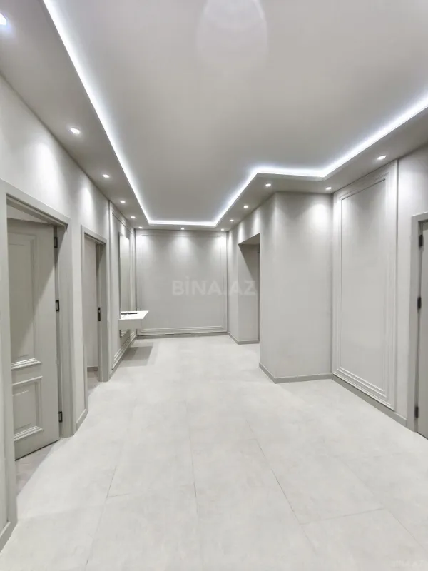 Satılır 3 otaqlı mənzil 148 m²
